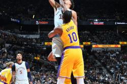 开云体育在线-关于希腊男篮翻盘马刺，詹姆斯送出助攻的信息