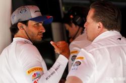 开云体育入口-迈凯伦险胜梅赛德斯，塞恩斯扛起全队的简单介绍