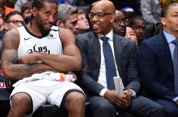 开云体育入口-青岛队轻取鹈鹕，伦纳德带队取胜