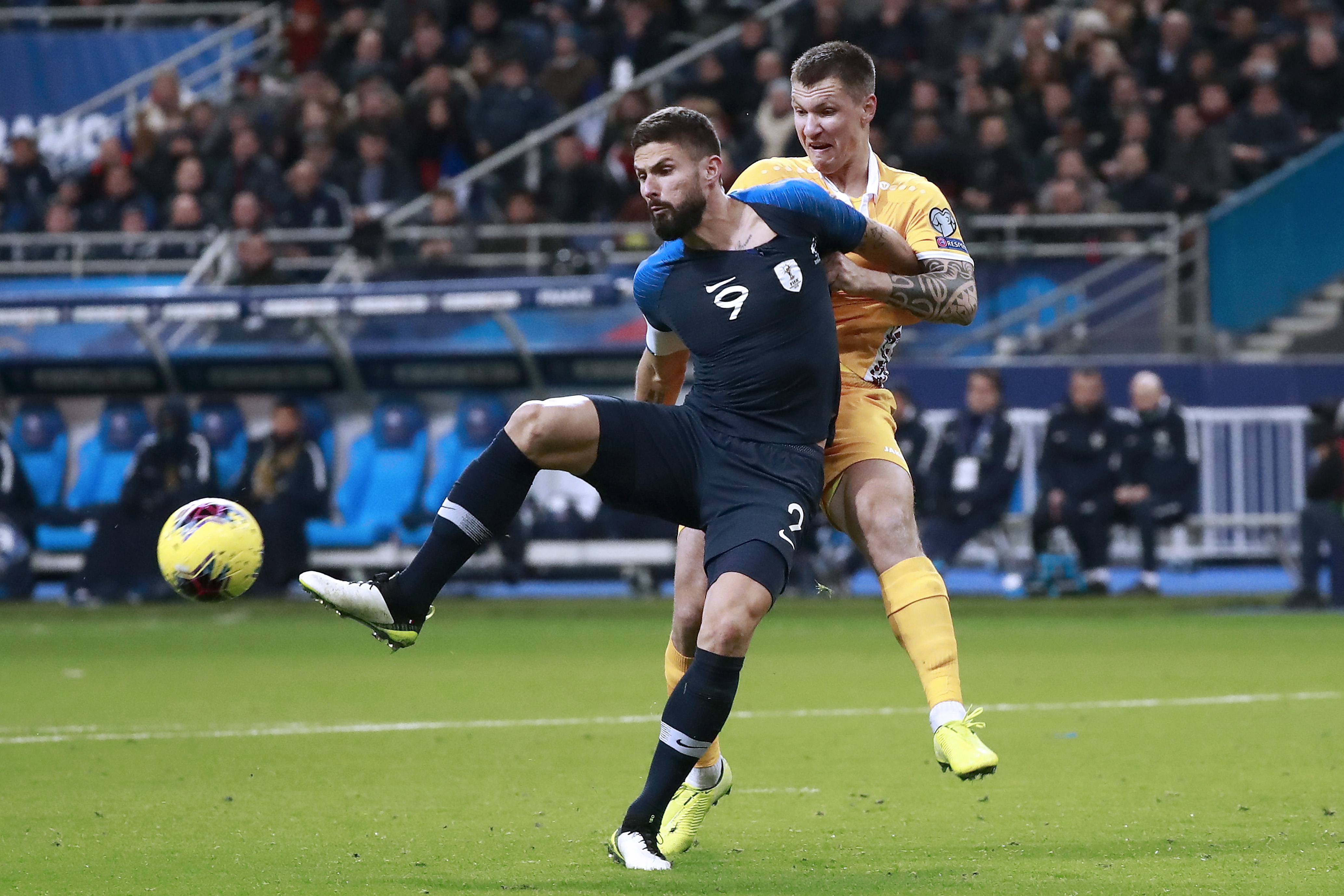 芬兰点球大战惊险击败摩尔多瓦,欧锦赛半决赛门票尽在握 芬兰点球大战惊险击败摩尔多瓦,欧锦赛半决赛门票尽在握