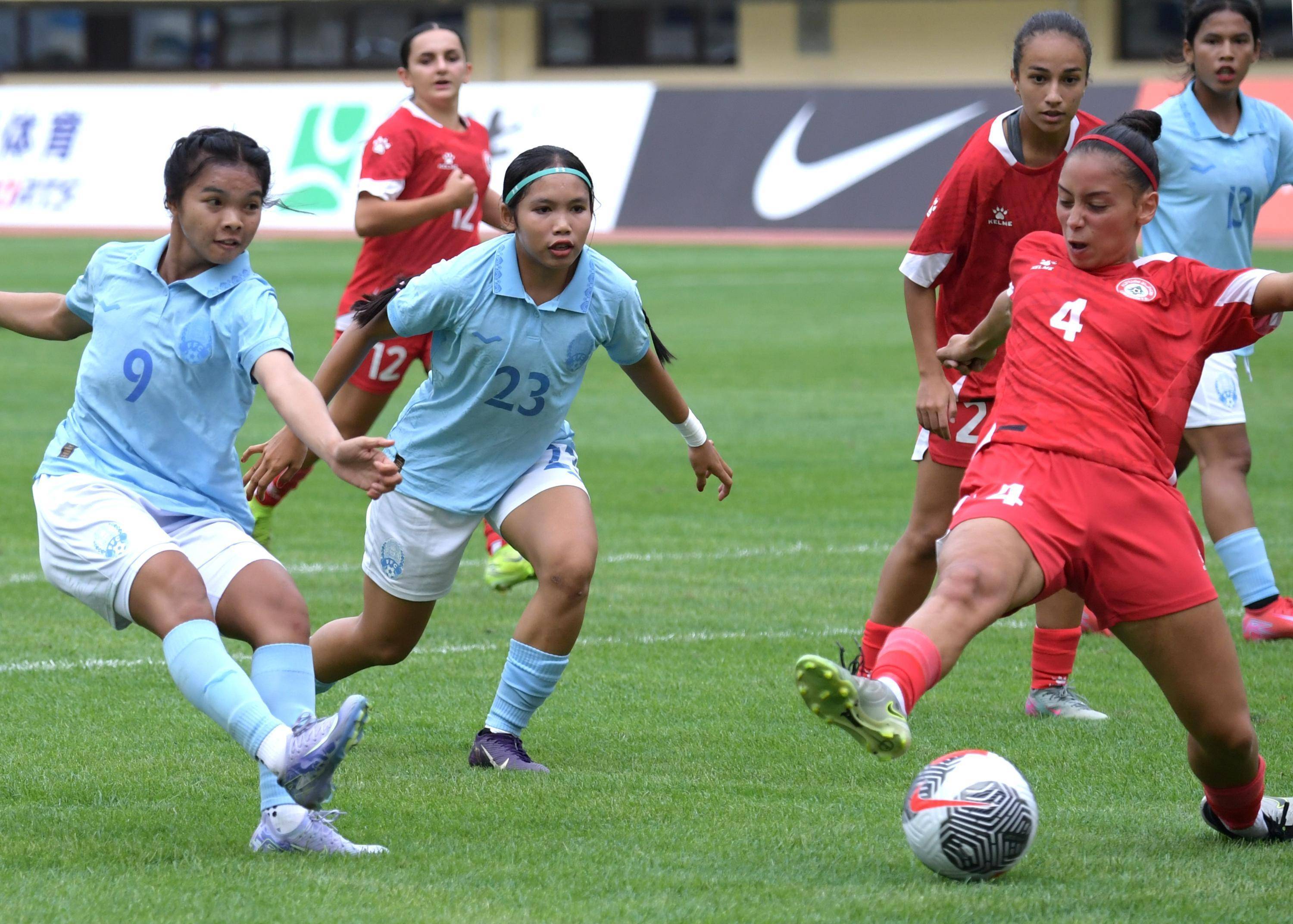 泰国女足选手训练备战亚洲杯赛