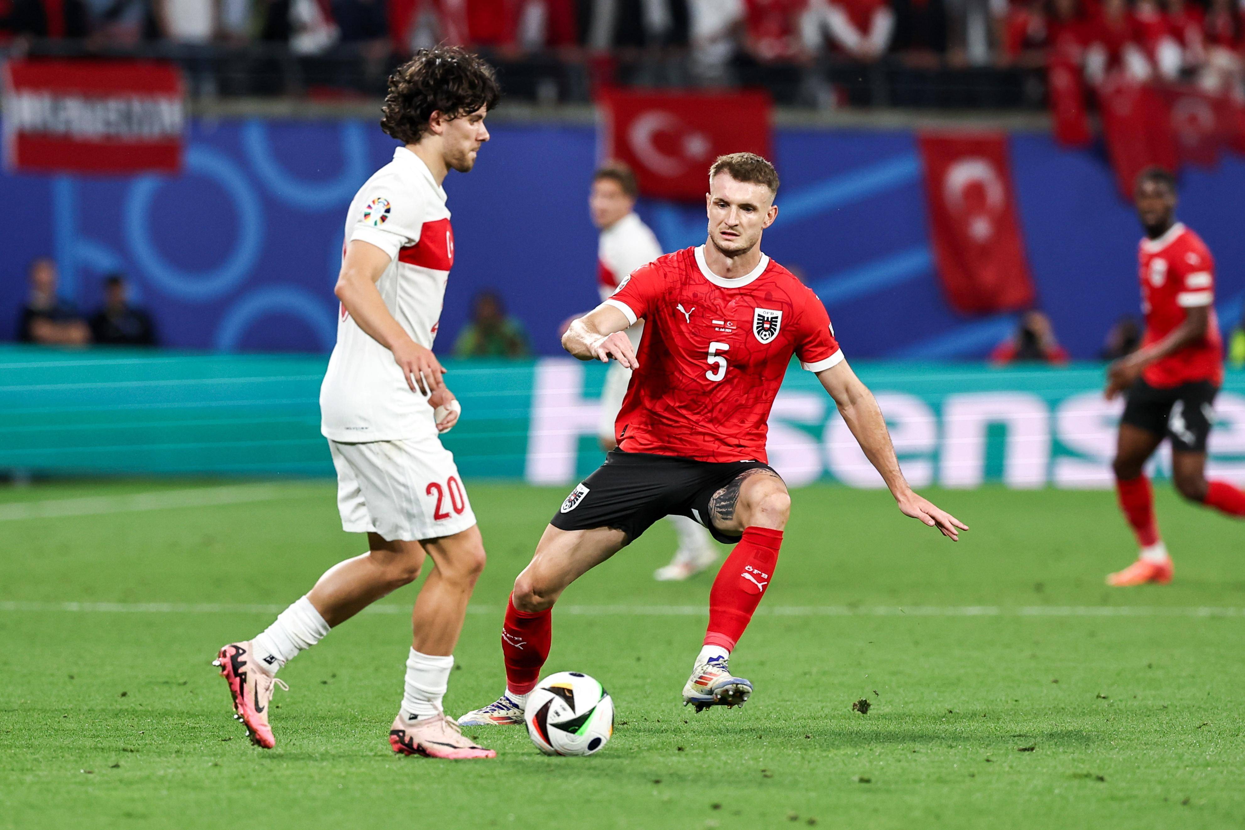 荷兰主场失利，被土耳其逆袭