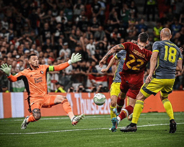 罗马主场惨败,跌出欧战资格区 罗马主场惨败,跌出欧战资格区