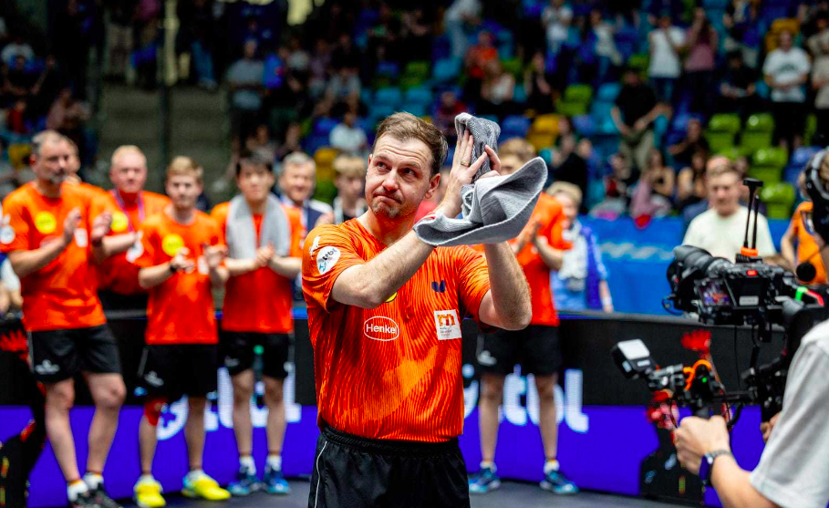 包含英国乒乓球队完胜奥地利乒乓球队，波尔惊艳世界的词条