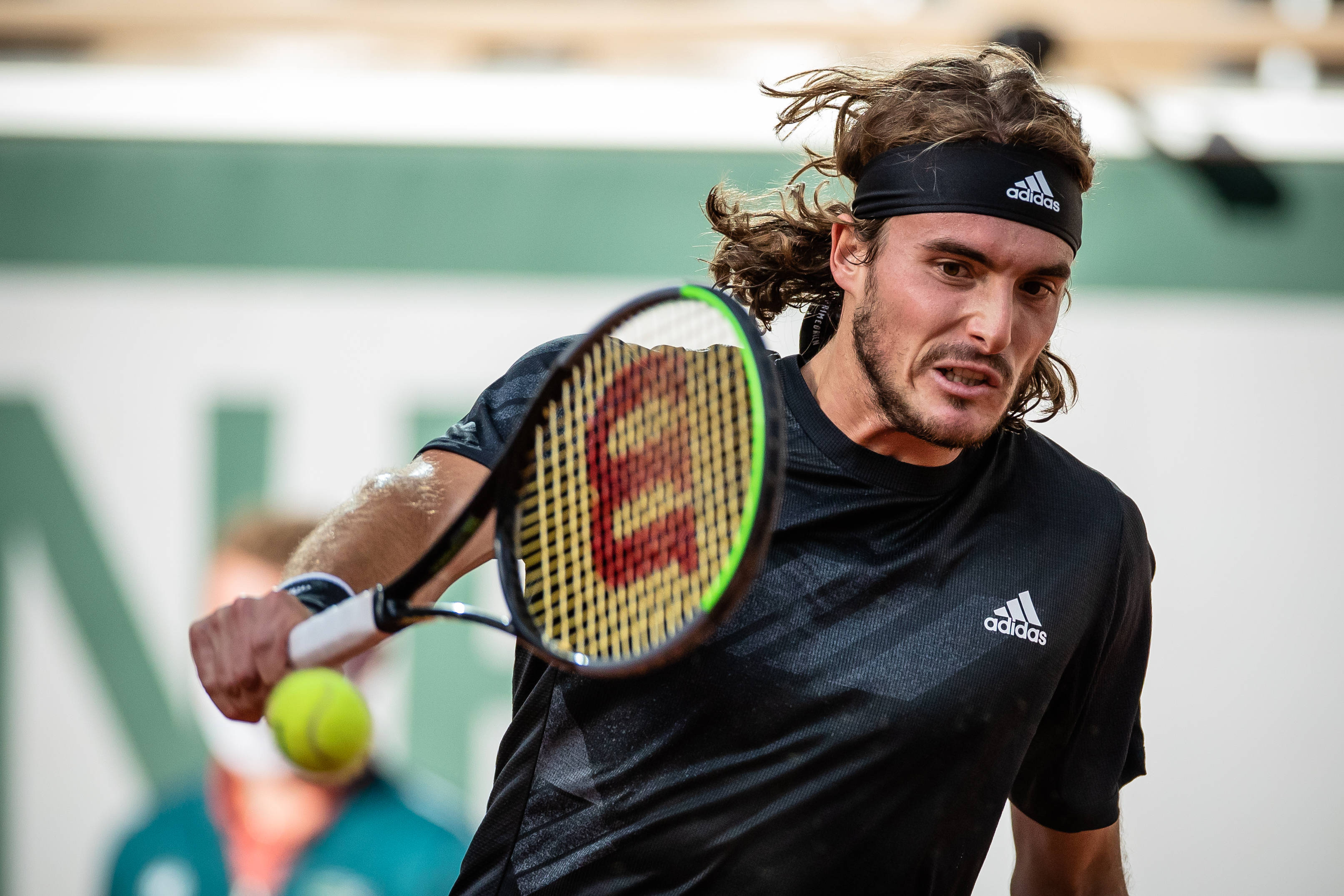 包含英国网球队完胜西班牙网球队,西西帕斯爆发神勇的词条 包含英国网球队完胜西班牙网球队,西西帕斯爆发神勇的词条