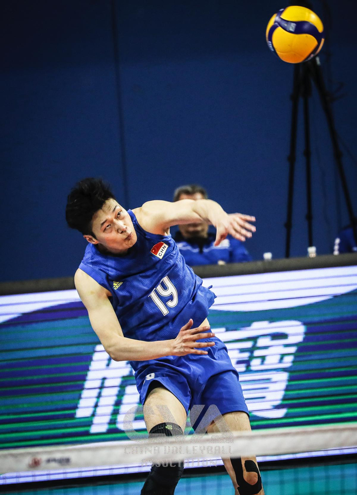 包含冷静与激情交织!排球完美收官的词条 包含冷静与激情交织!排球完美收官的词条