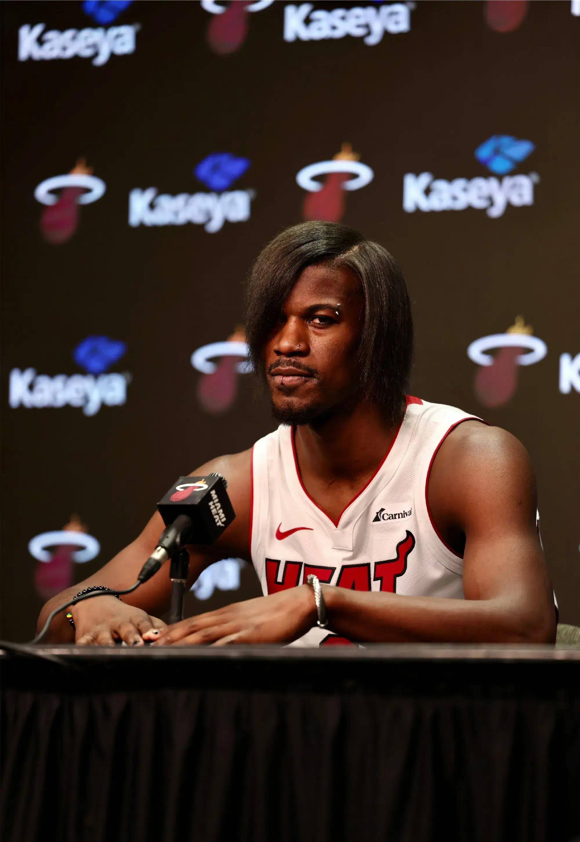 包含上海队翻盘魔术，德罗赞关键制胜的词条