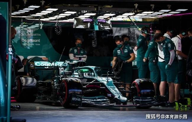 阿斯顿马丁鏖战梅赛德斯，拉塞尔惊艳四座